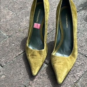 BCBGMAXAZRIA Women's Green Pumps